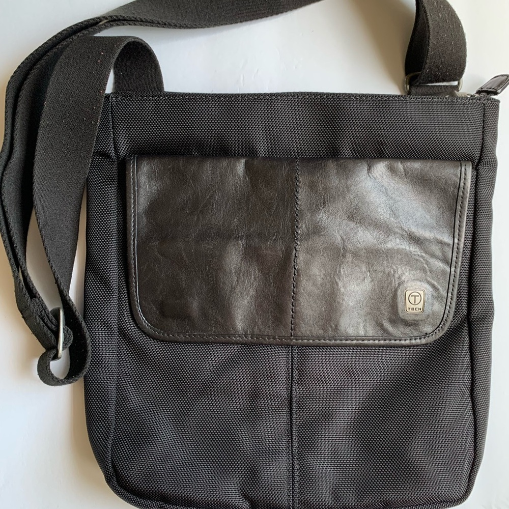 Tumi Black Messenger Bag with Adjustable Strap - 55101D